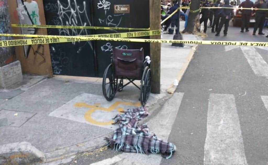 Video: Sicario se levanta de una silla de ruedas y asesina al dueño de un gimnasio