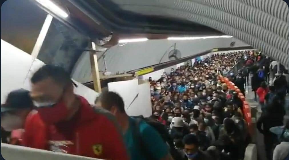 Video: Sigue caos en el Metro de la Cdmx; se descompusieron escaleras eléctricas