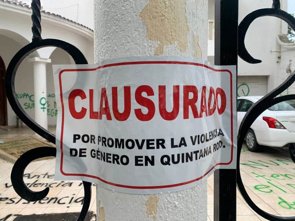 Grupos antiaborto clausuran oficinas de Derechos Humanos en Cancún