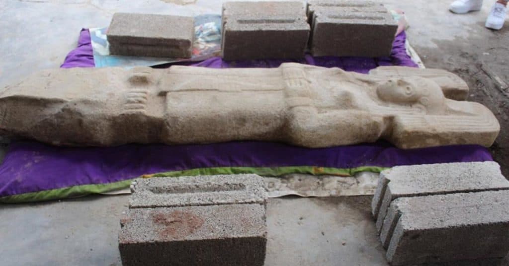 Descubre INAH escultura prehispánica de gobernante huasteca de 2 metros