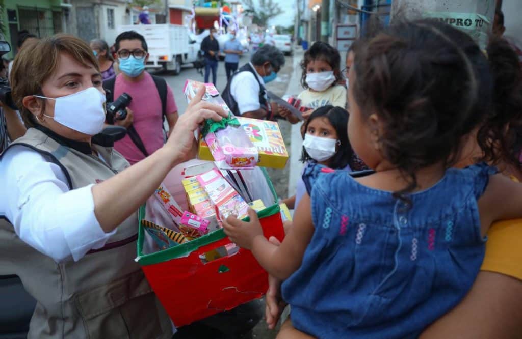 Por Día de Reyes entregan juguetes a niños de familias vulnerables en Playa del Carmen