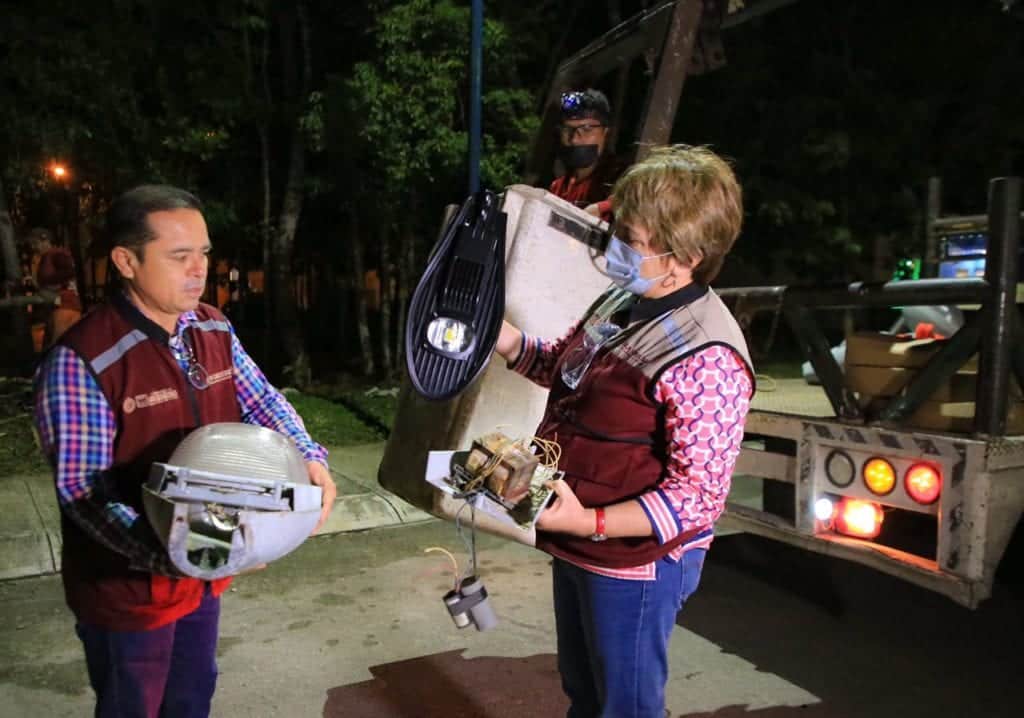 Continúa programa 'Iluminando Solidaridad' en Villas del Sol, 80% de luminarias habilitadas