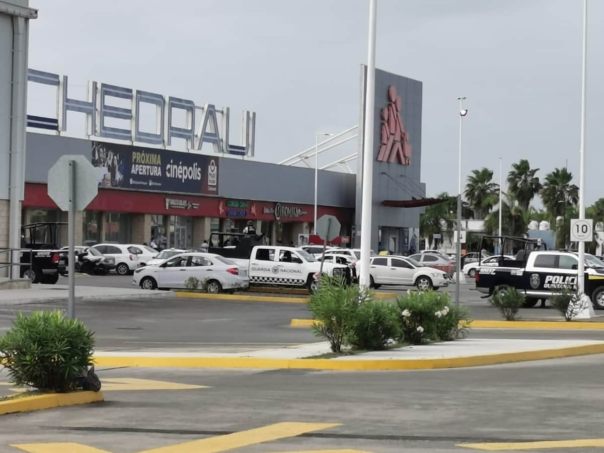 Roban con armas de fuego el Banco Azteca de la Multiplaza Chetumal
