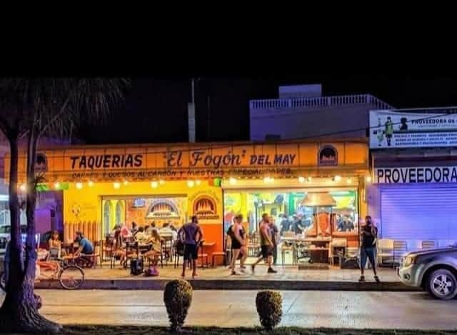 Denuncian a taquería de Quintana Roo por mal trato a paisanos