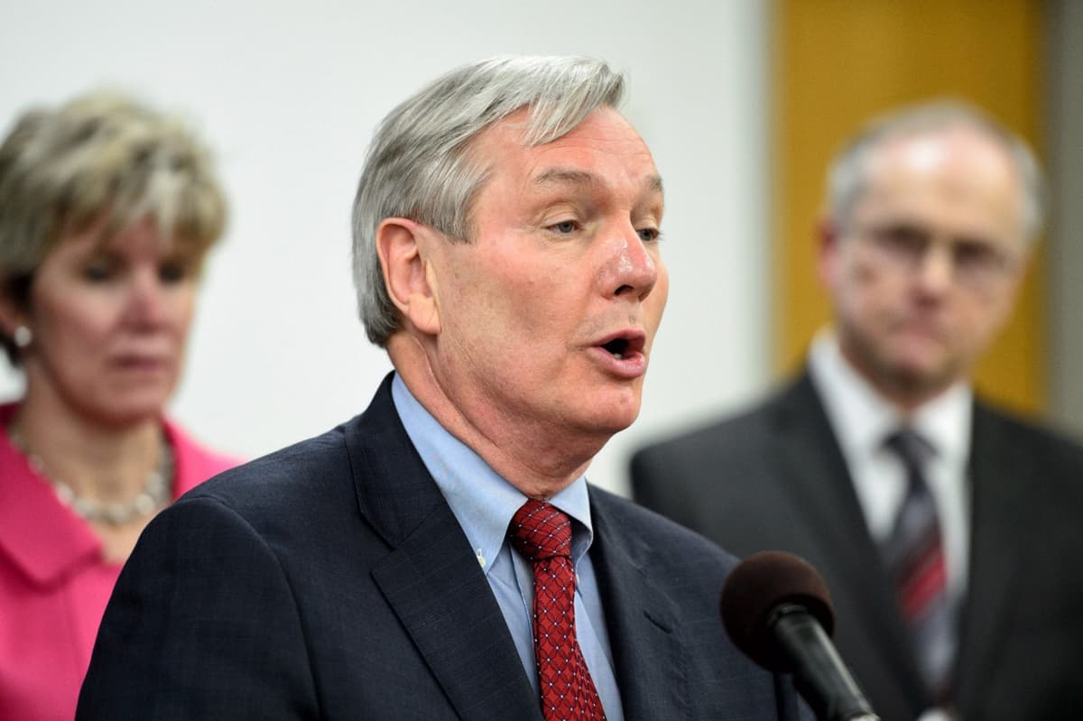 Epidemiólogo alerta que próxima ola de Covid será como 'un huracán de categoría 5'