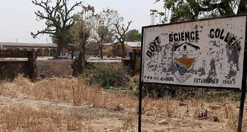 Secuestran a 300 niñas de un colegio en el noroeste de Nigeria