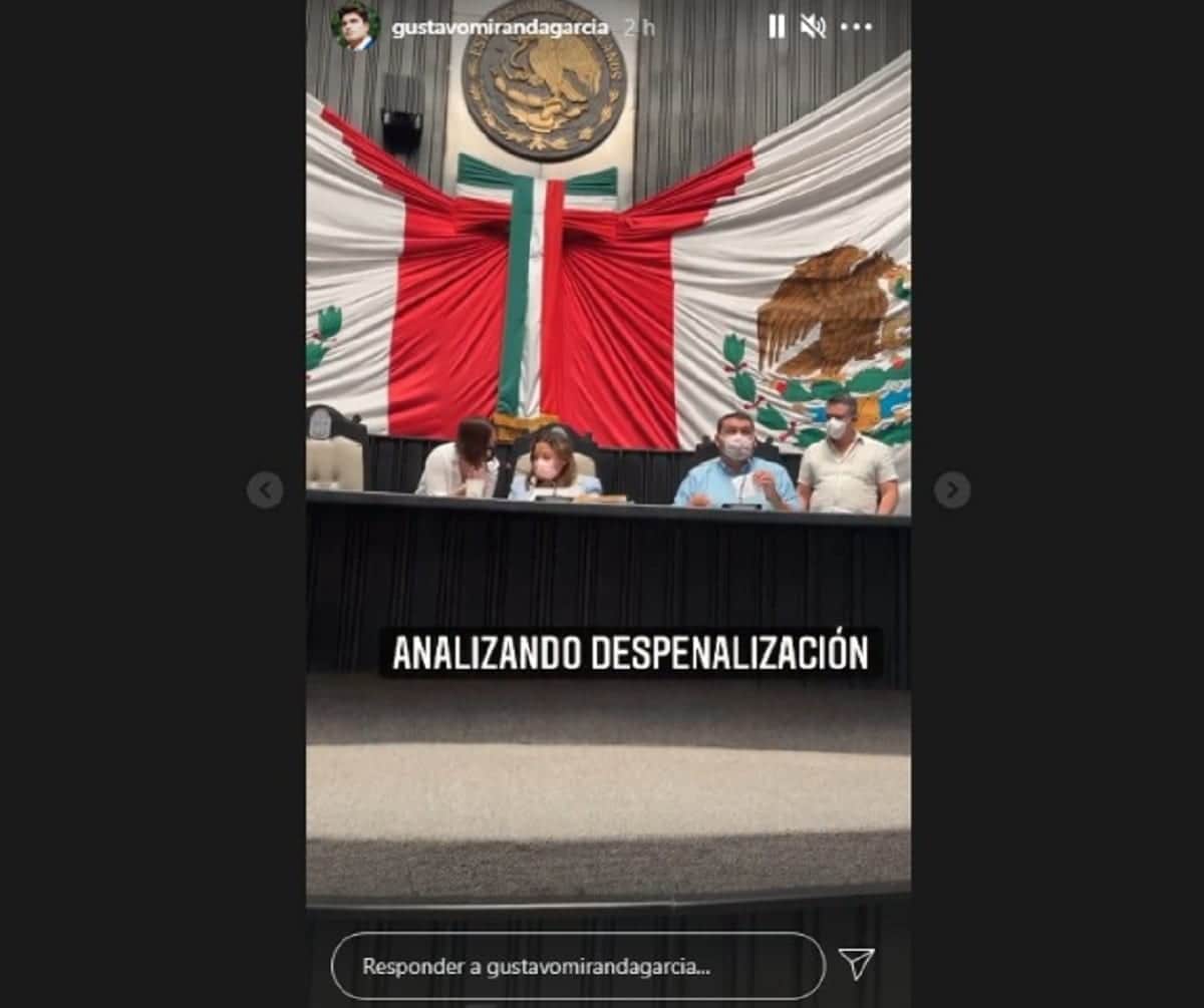 Gustavo Miranda abre encuesta en Instagram sobre el aborto en Quintana Roo