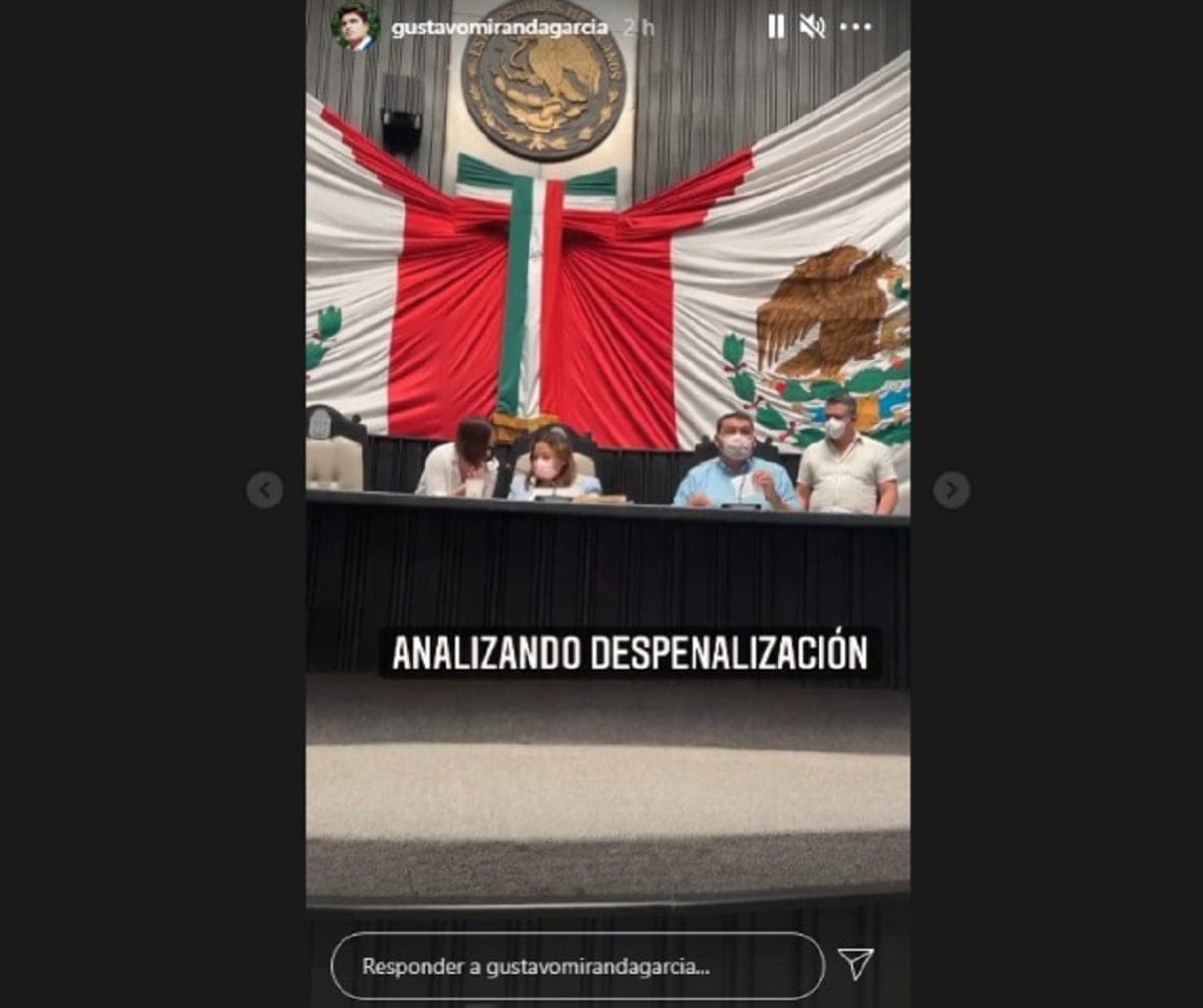 Gustavo Miranda abre encuesta en Instagram sobre el aborto en Quintana Roo