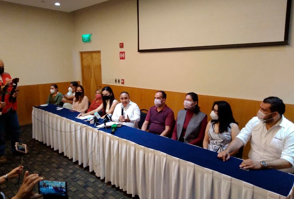 Morena da la bienvenida a Cristina Torres; se une a su bancada