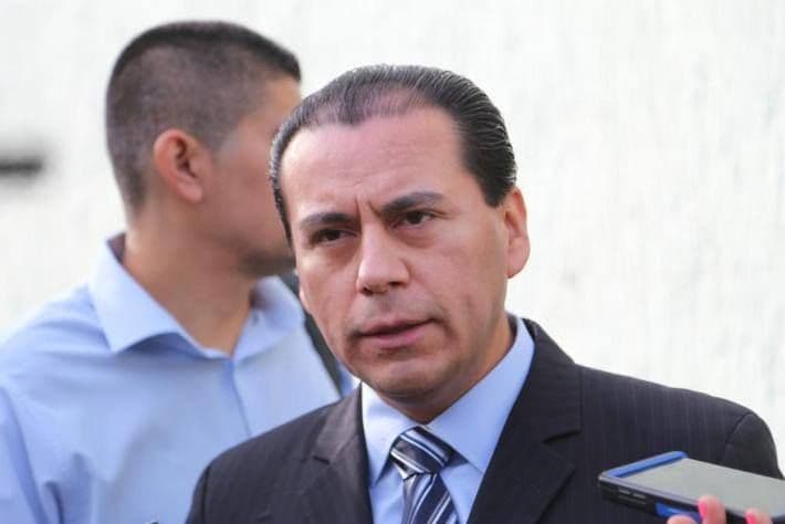 Procurador de Baja California Sur intenta impedir que familiares de víctima estén acompañados de su abogado en reunión