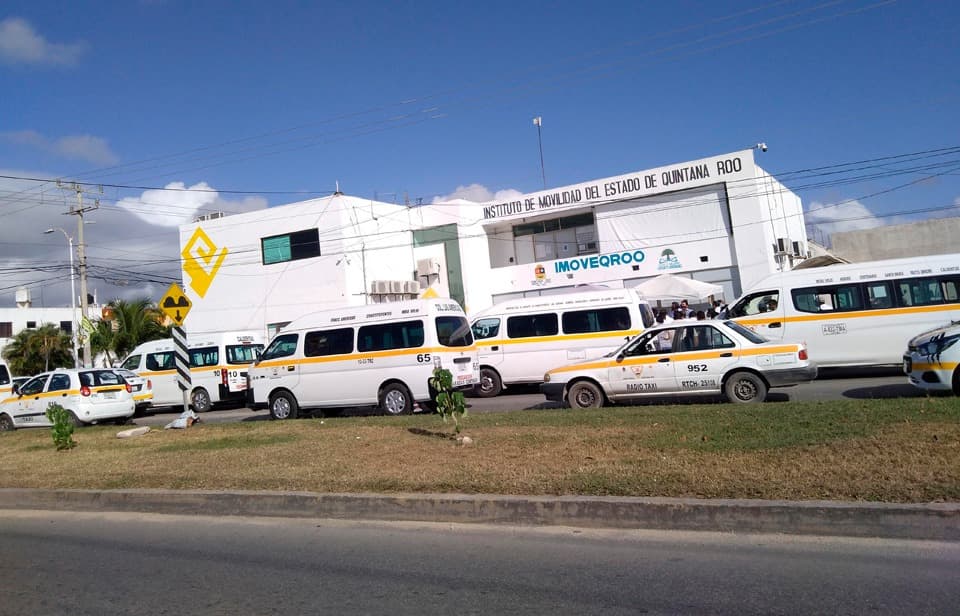 Chetumal se queda sin transporte público, choferes protestan contra control sanitario