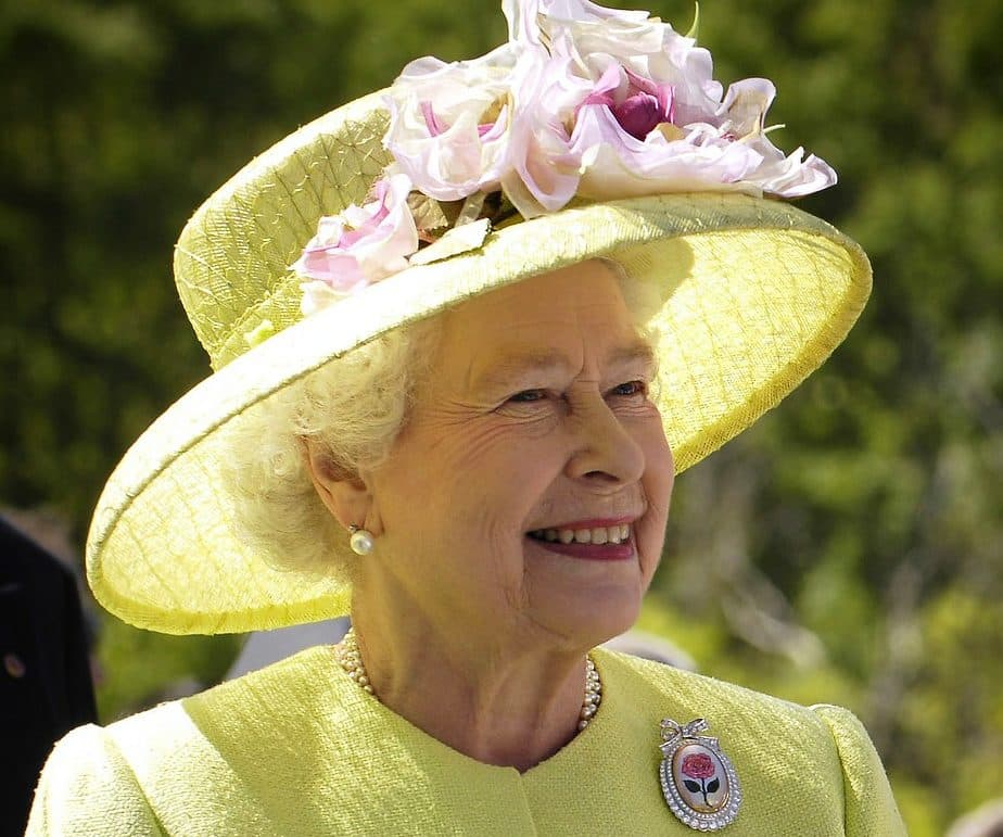 Revelan que Isabel II intentó impedir que se aprobara una ley que revelaría su riqueza