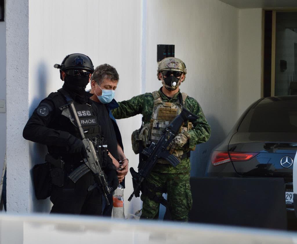 Incautan 803 kilogramos de cocaína, 15 armas de fuego, en un inmueble