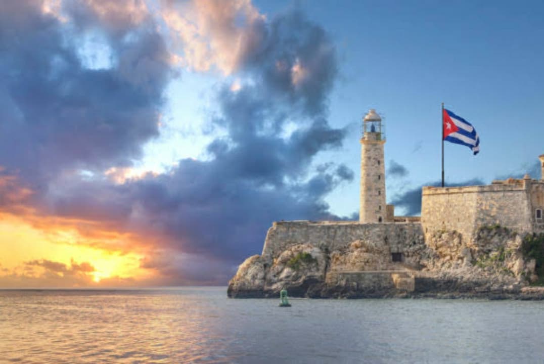 Sin listas de espera... Cuba vacunará contra el COVID a todos los turistas que visiten la isla