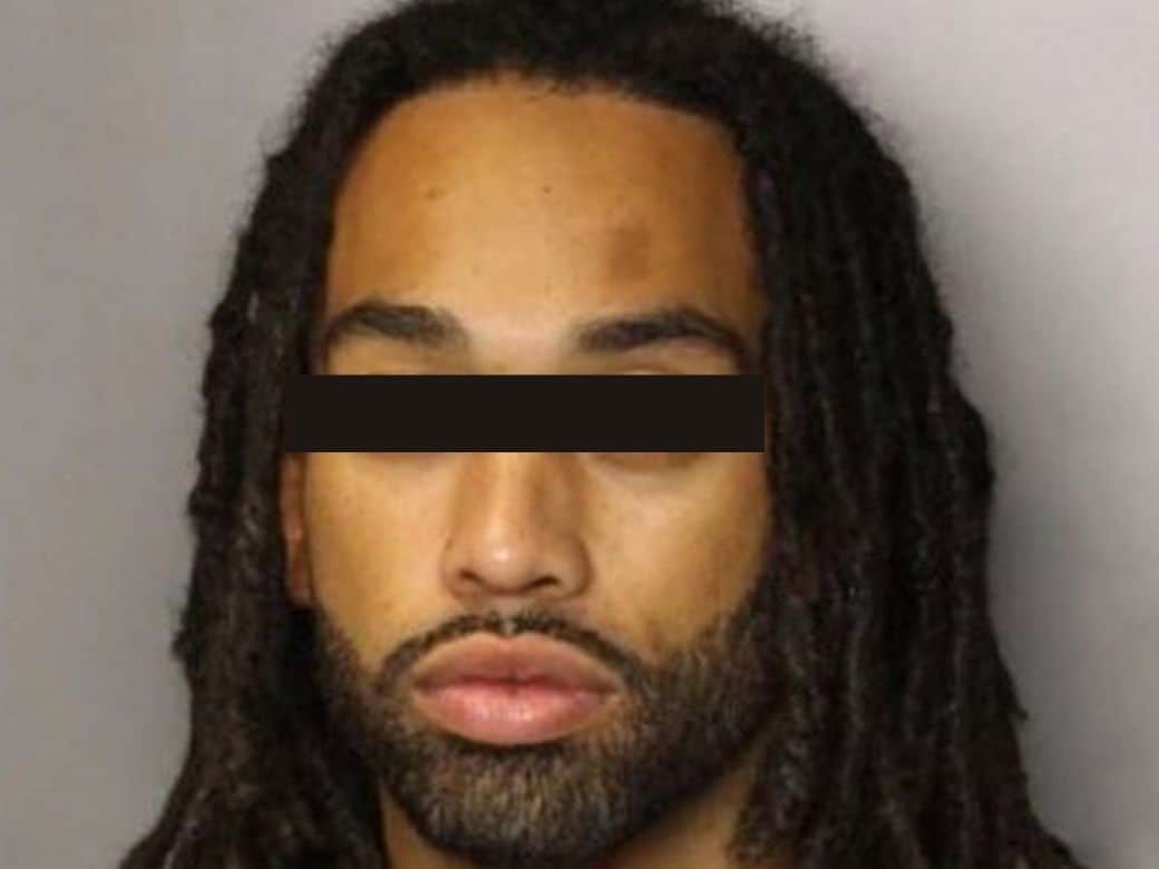 Sujeto asesina a dos mujeres y luego hace una transmisión en vivo con los cadáveres