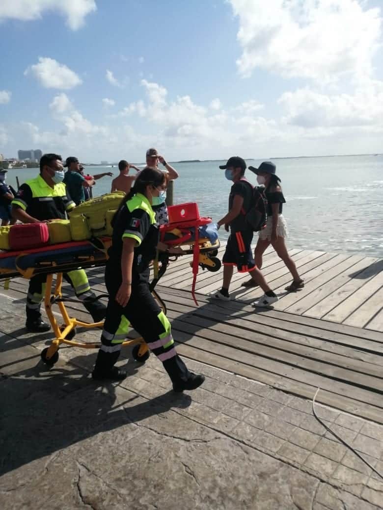 Se retiran los cuerpos de emergencia del lugar del "avionetazo", el artefacto yace en el fondo de la laguna