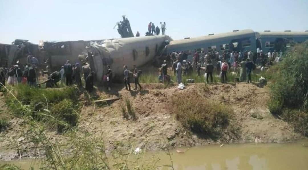 Video: Fatal choque de dos trenes en Egipto; hay más de 30 muertos y 60 heridos