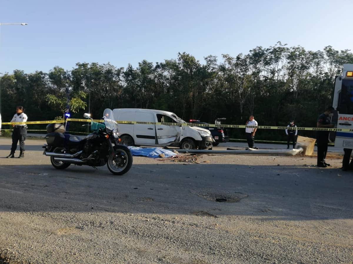 Fatal accidente en Playa del Carmen; choca una camioneta y muere una persona