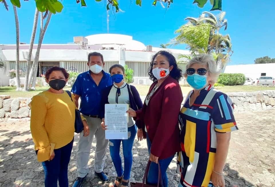 Exigen al Congreso del Estado revocación de mandato contra Nivardo Mena