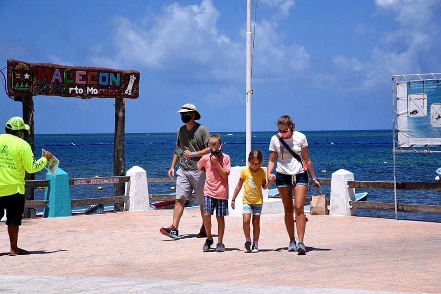 En 24 horas se confirman 50 positivos y 3 muertes por COVID-19 en Quintana Roo