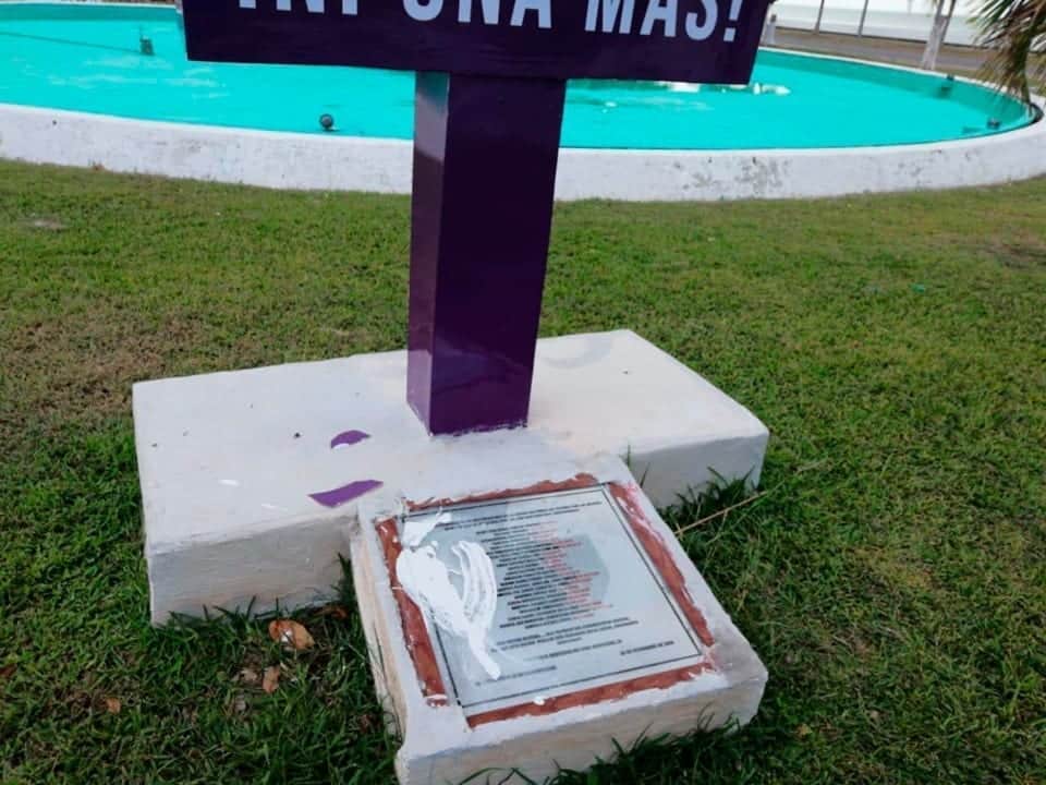 Destrucción de su “antimonumenta” en Chetumal molesta a las feministas