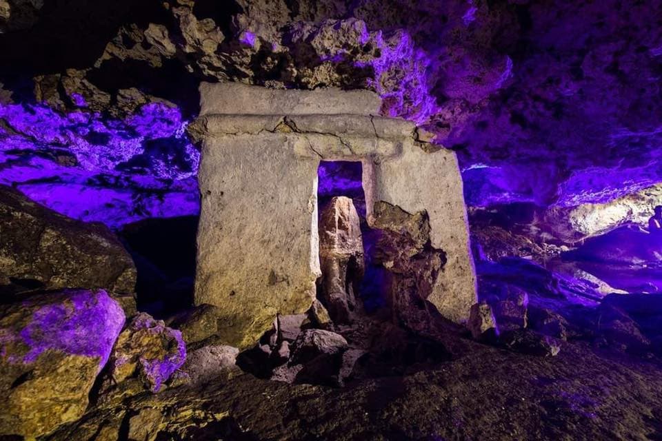 Cómo visitar el adoratorio maya subterráneo "Cueva del Templo" en Playa del Carmen