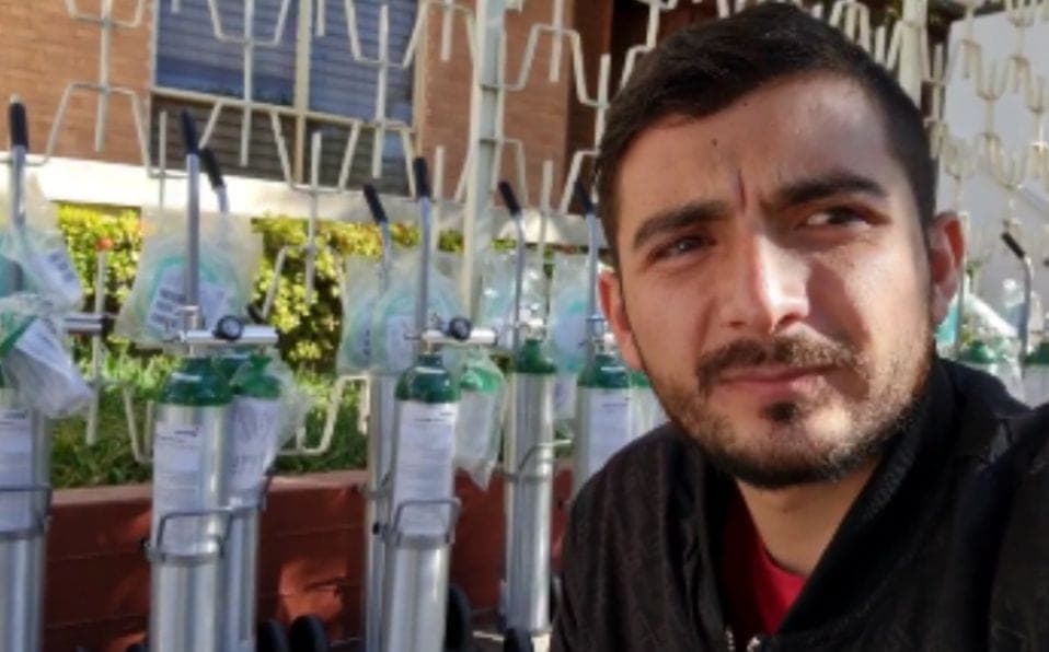 Youtuber mexicano entrega tanques de oxígeno a pacientes Covid-19; rifó su auto de lujo