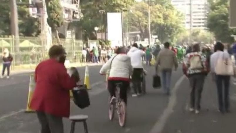 VIDEO: Abuelita de 71 años va en bicicleta a vacunarse contra Covid-19 y se vuelve viral