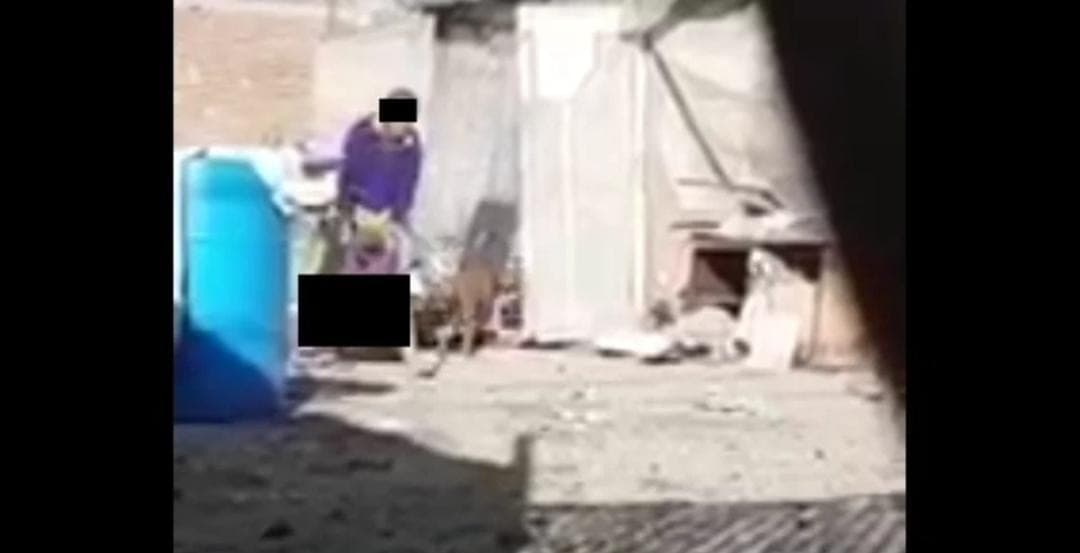 Graban a sujeto y así evitan que abuse de una joven