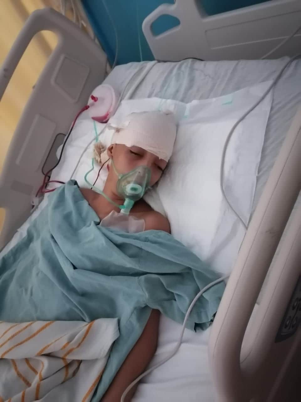 Piden ayuda urgente para salvar la vida de joven playense