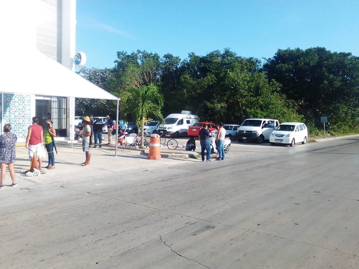 Realiza Marcos López "mitin" al calor de la sombra de Aguakan