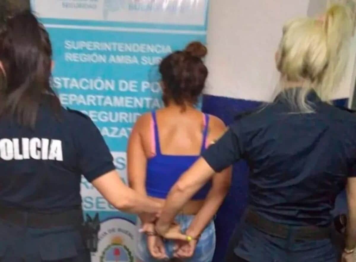 Detienen a mujer por prostituir a sus 4 hijas, la mayor está embarazada