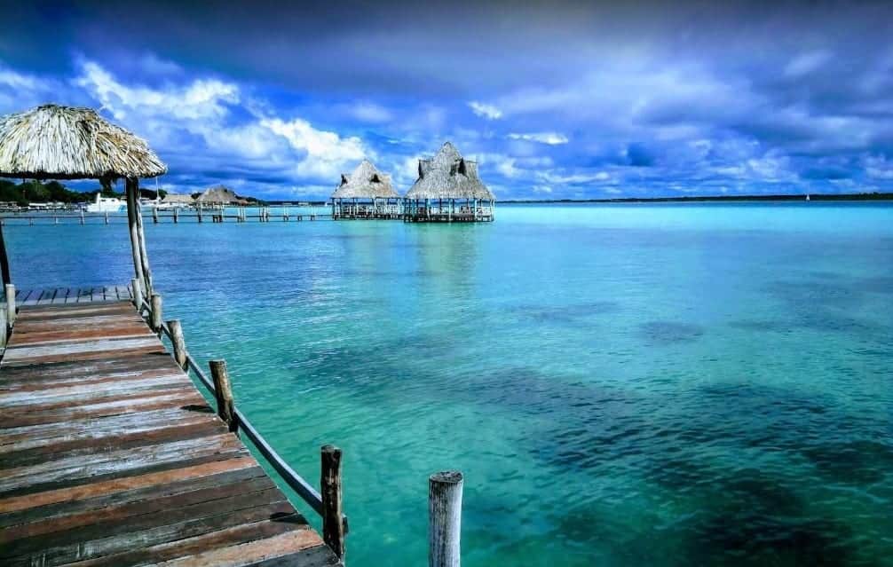 Laguna de Bacalar recupera sus hermosos colores de forma natural