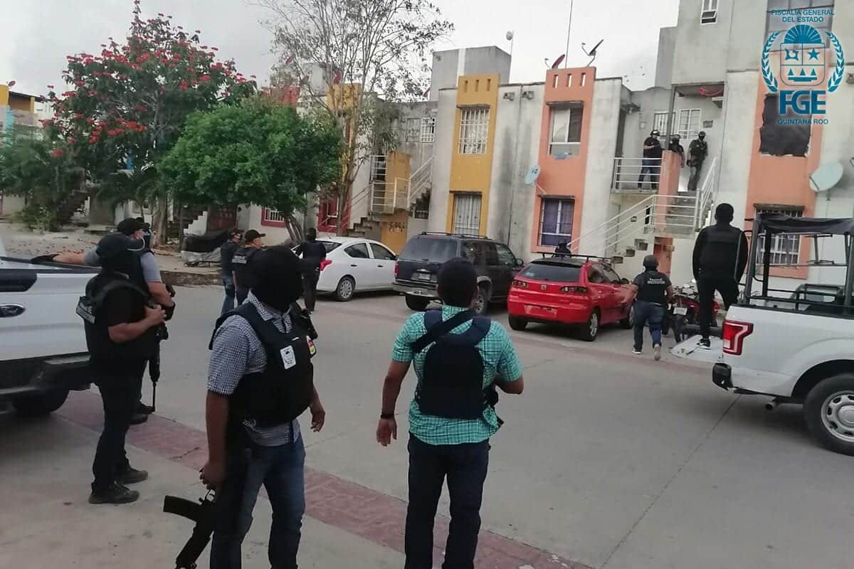 Rescatan a víctima de secuestro en Cancún y detienen a dos sujetos