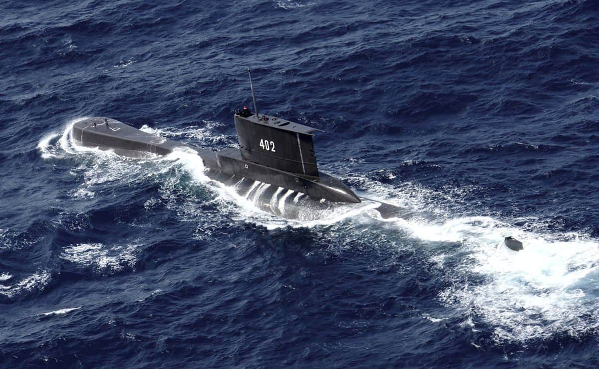 Desaparece submarino con 53 personas a bordo, en Indonesia