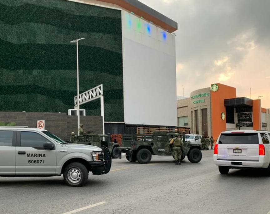 Encuentran artefacto explosivo en interior de un auto en zona hotelera de Cancún