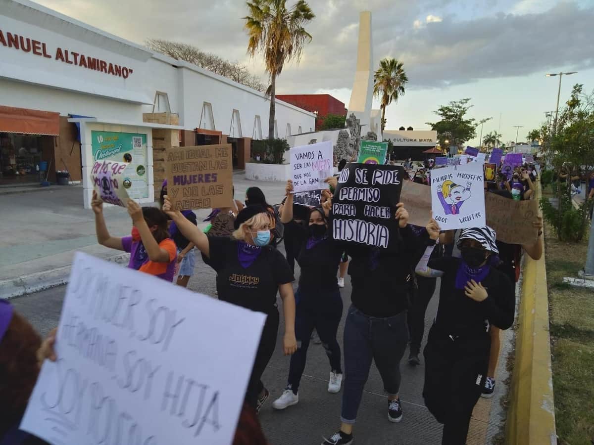 Feministas interponen amparos contra Congreso de Quintana Roo