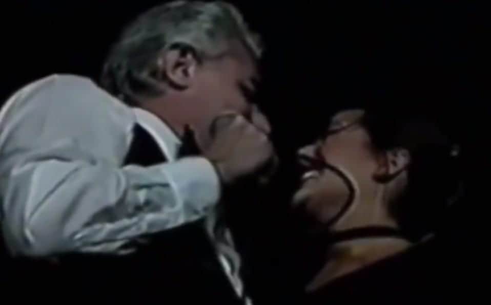 Filtran video de Enrique Guzmán besando a Alejandra Guzmán en la boca