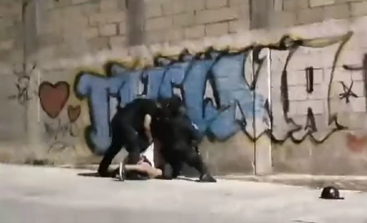 VIDEO: Como en Tulum, policías de Campeche someten a joven con brutalidad