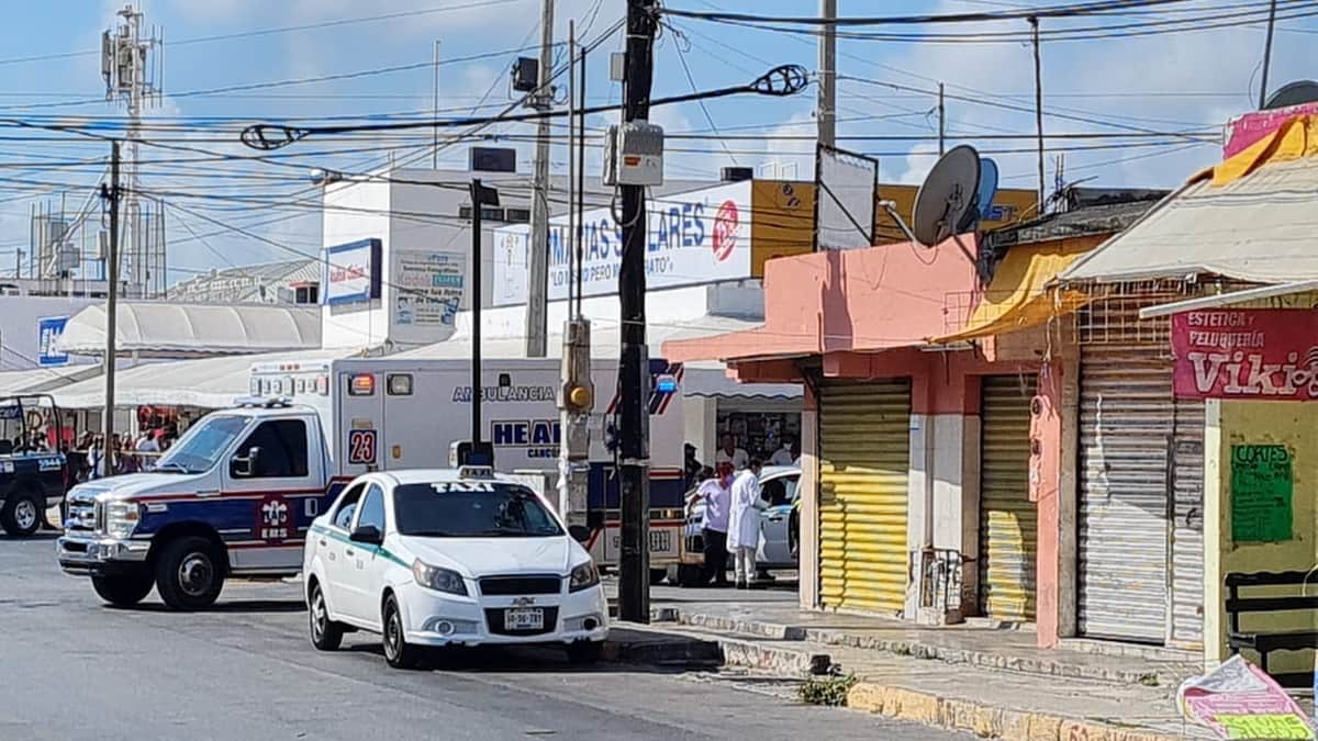 Taxista es atacado a balazos por un sicario en Cancún; se encuentra grave