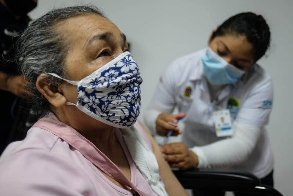 Módulos de vacunación en Cancún estarán abiertos hasta el domingo