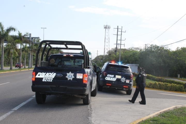 Detienen a presunto narcomenudista con más de 100 dosis de marihuana en Playa del Carmen