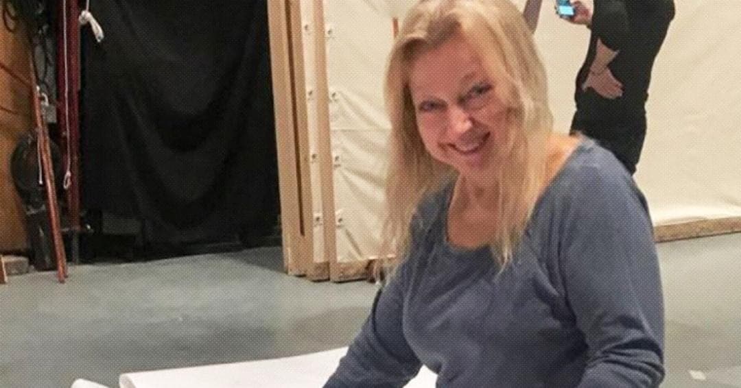 Ganadora del Emmy fue hallada muerta bajo una pila de basura