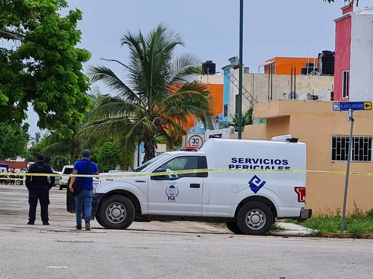 Hallan el cuerpo de un hombre ‘ensabanado’ en Cancún