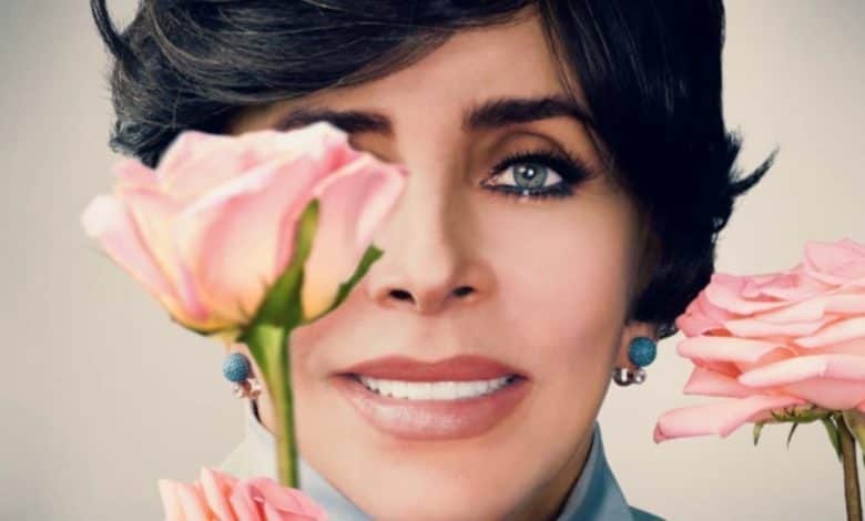 Verónica Castro arremete contra Manolo Caro, director de “La Casa de las Flores”