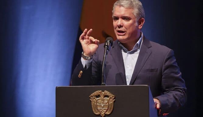 VIDEO: Atacan a tiros helicóptero en el que viajaba el presidente de Colombia, Iván Duque