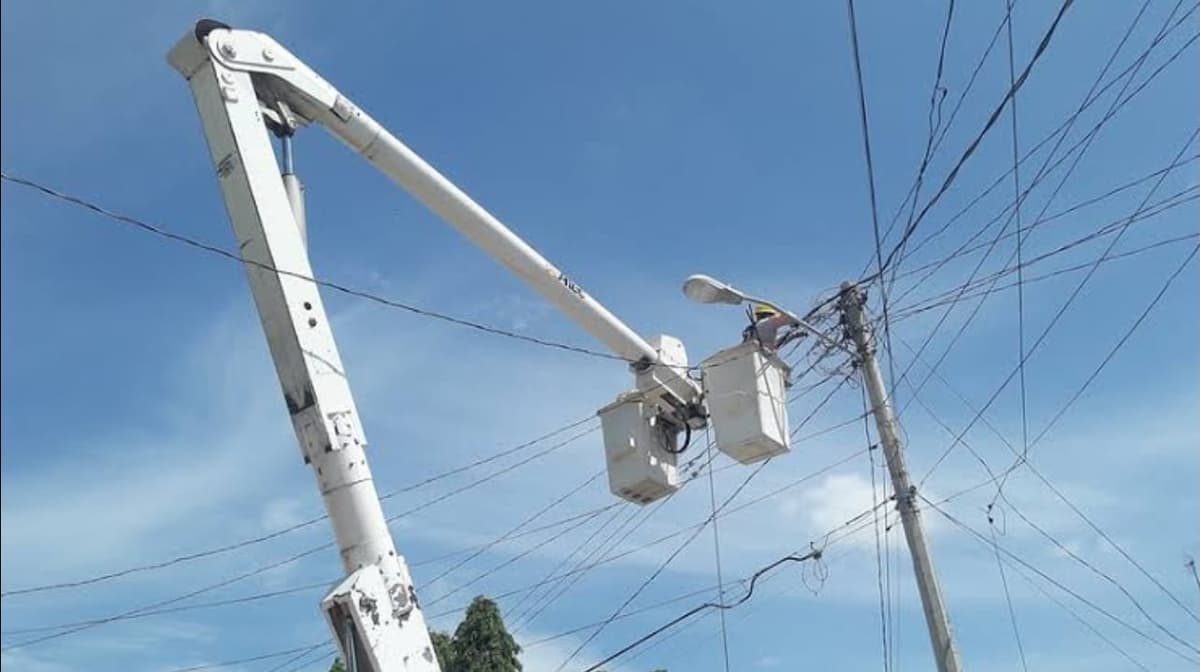 Amanece Playa del Carmen sin luz en varias colonias por la CFE