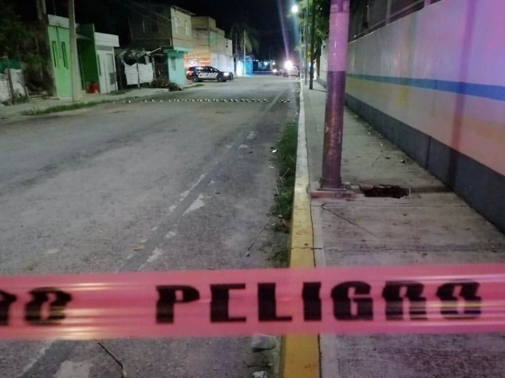 Abandonan taxi con impactos de bala en Playa del Carmen
