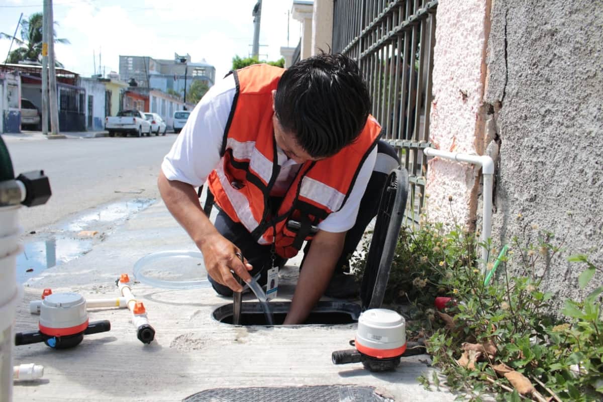 Programa 'No Más Fugas' de Aguakan brinda ayuda en los hogares con alto consumo
