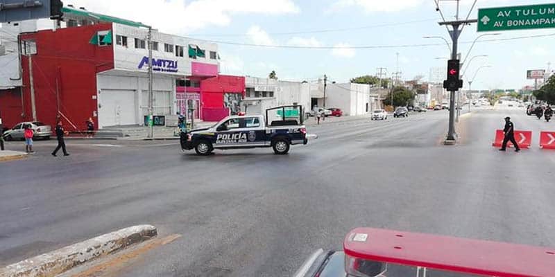 Continúa el cierre de vialidades para prevenir COVID-19 en Cancún